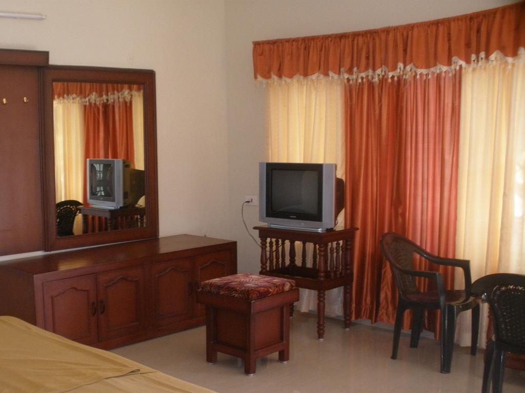 Jungle Palace Homestay Thekkady Habitación foto